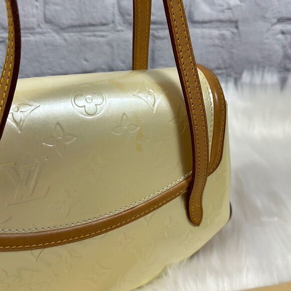 Louis Vuitton Monogram Vernis Perle Shoulder Bag Purse in Biscayne Bay - Picture 11 of 12